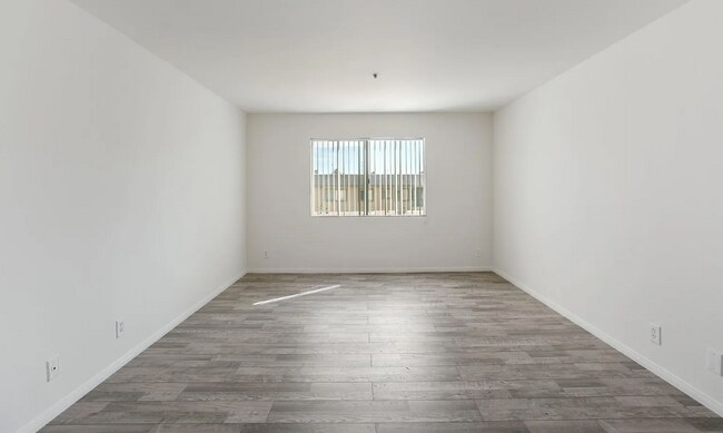 Foto del edificio - 5541 Fulcher Ave
