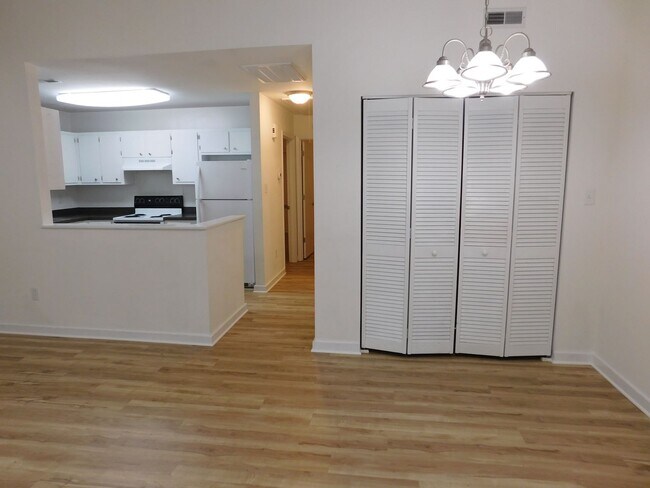 Foto del edificio - 1522 College Way