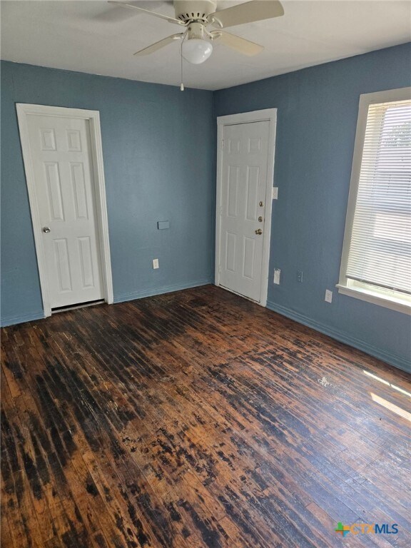 Foto del edificio - 914 Mimosa St