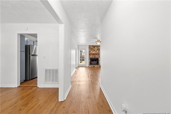 Foto del edificio - 7241 Avila Dr