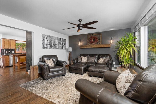 Foto del edificio - 9320 S West Bay Shore Dr