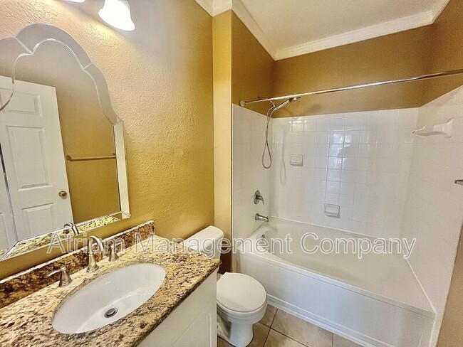 Building Photo - 1725 Arbor Lakes Cir
