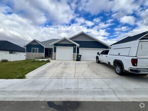 Building Photo - 2009 Chukar Dr