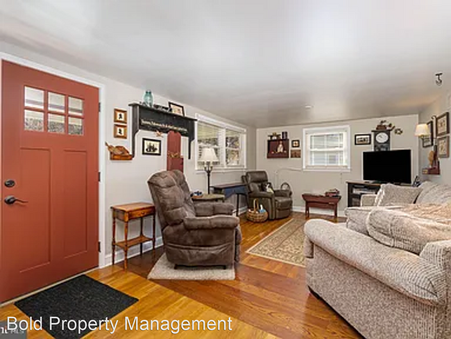 Building Photo - 3 br, 2 bath House - 50 Summer Hill Rd.