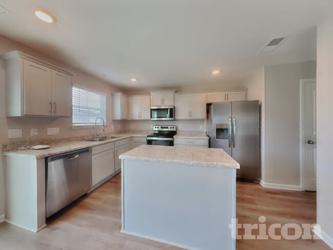 Building Photo - 6858 Keeneland Dr