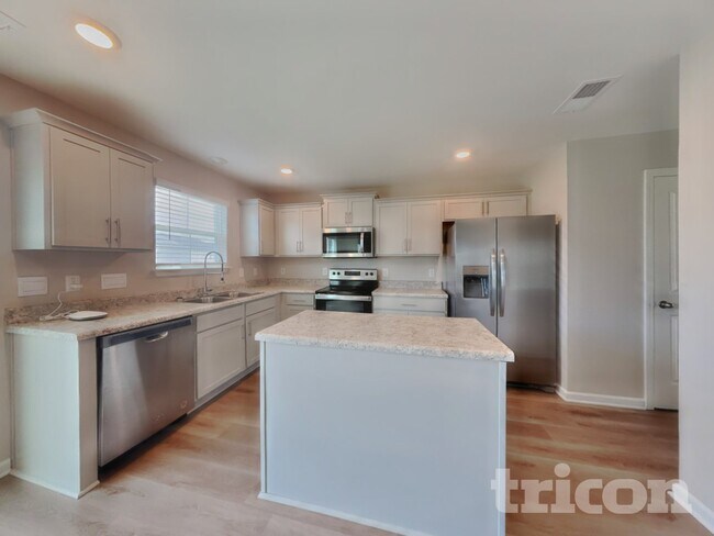 Foto del edificio - 6858 Keeneland Dr