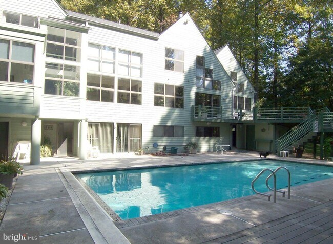 Foto del edificio - 14 Woodward Ct