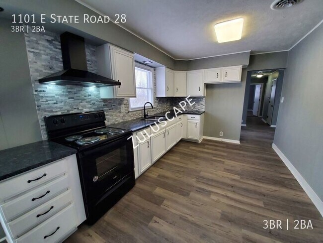Foto del edificio - 1101 E State Road 28-