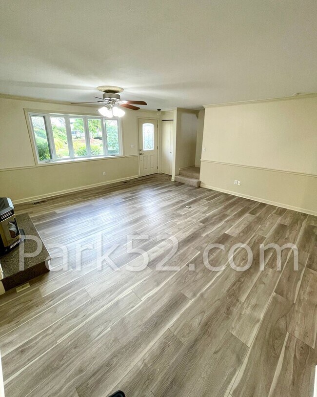 Building Photo - $500 off First Full Month! 2 Bedroom Tacoma Townhome