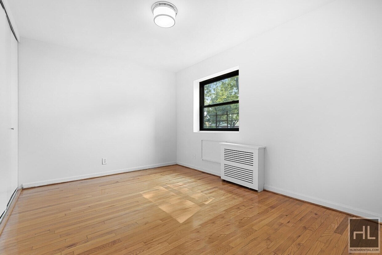 Building Photo - 204-6-204-43 43rd Ave
