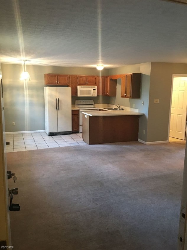 Primary Photo - 2 br, 1.5 bath Apartment - 100 Amy Ave Apt. 2