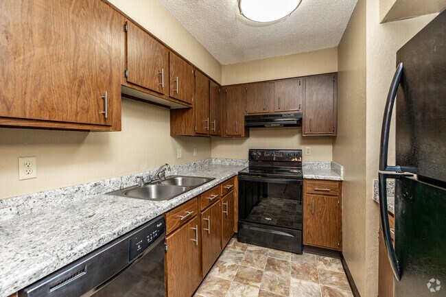 1 habitación, 1 baño - 600 pies cuadrados - Cocina - Raven Oaks Apartments