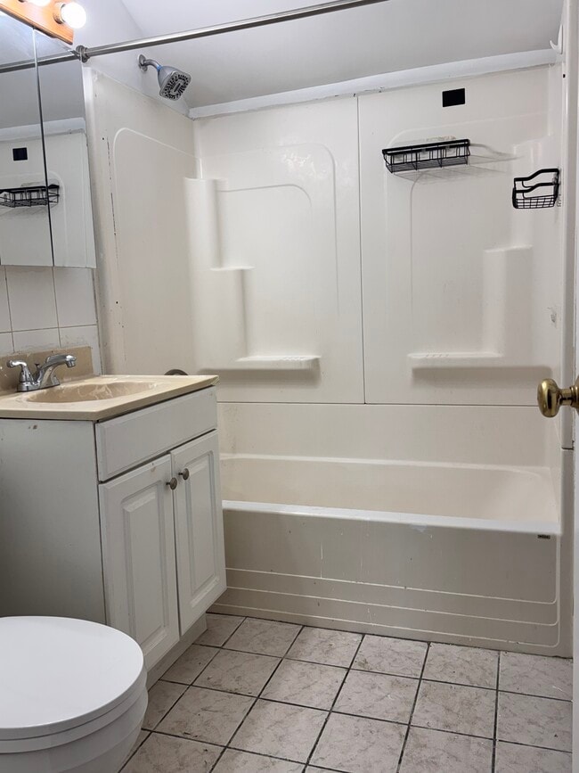 Photo - 567 Boulevard Apartments