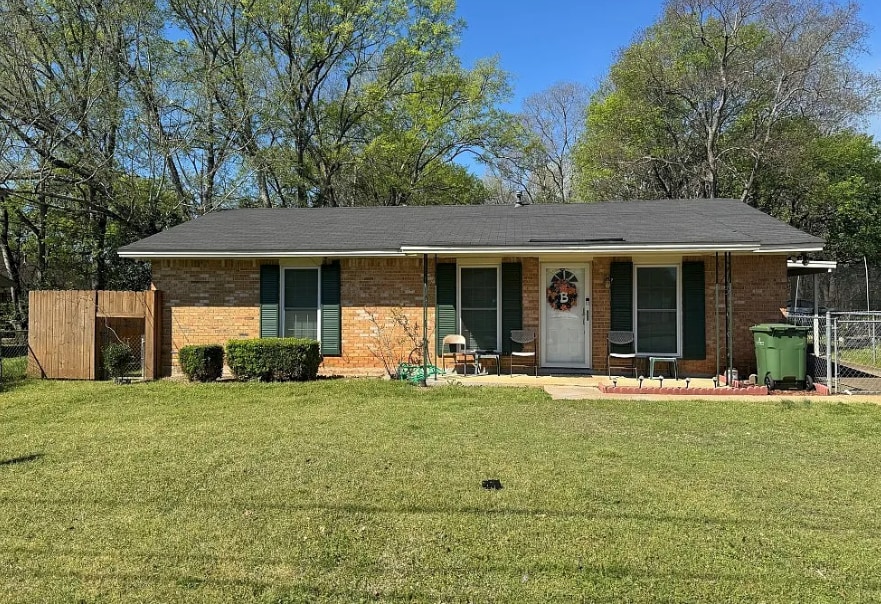 Primary Photo - 707 Golden Gate Dr