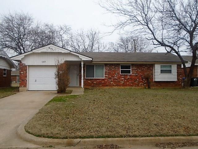 Primary Photo - 1213 Charleston Ct