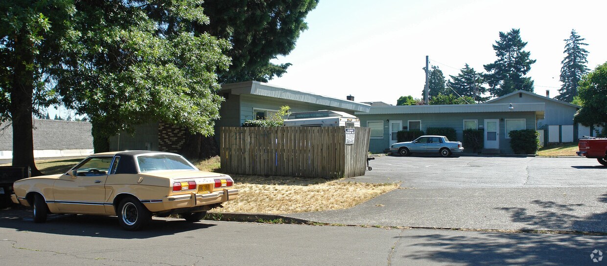 Primary Photo - 1638-1646 NE 72nd Ave