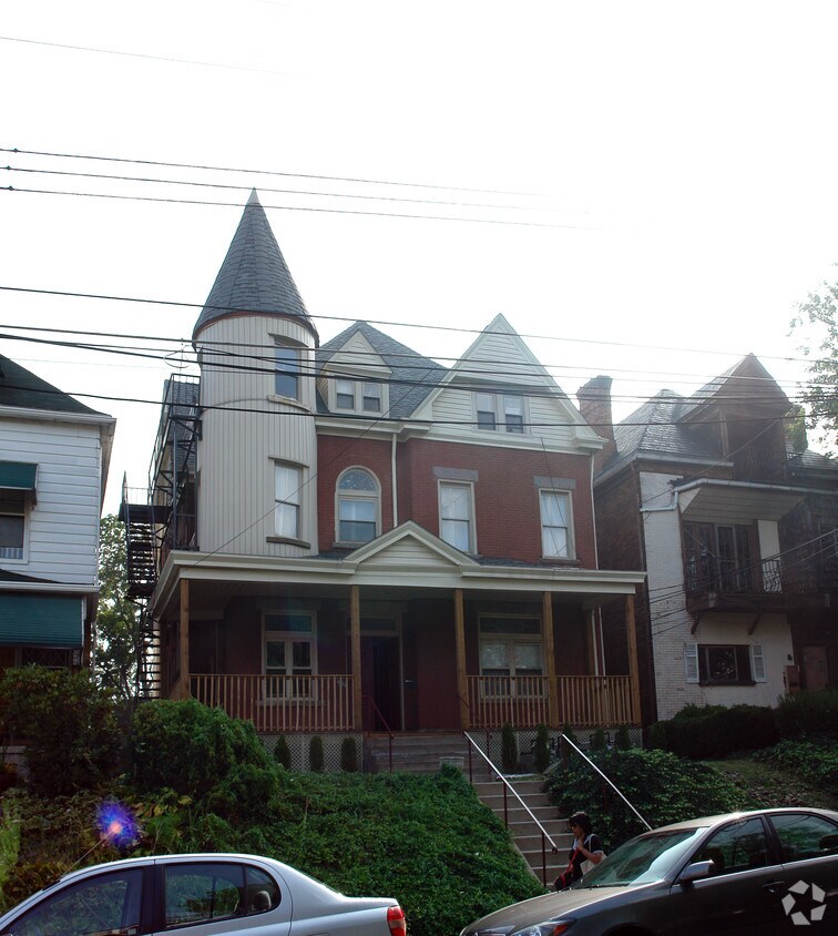 Foto del edificio - 631 College St