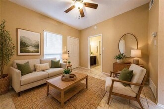 Building Photo - 3206 King St