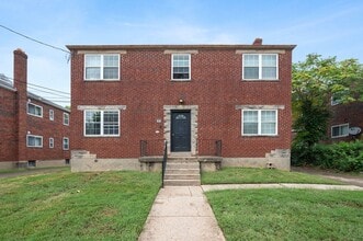 Building Photo - 632 Maple Dr