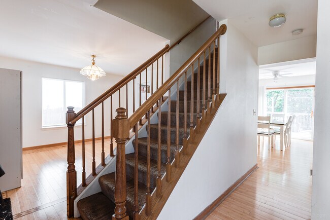 Building Photo - 2844 Skylane Dr