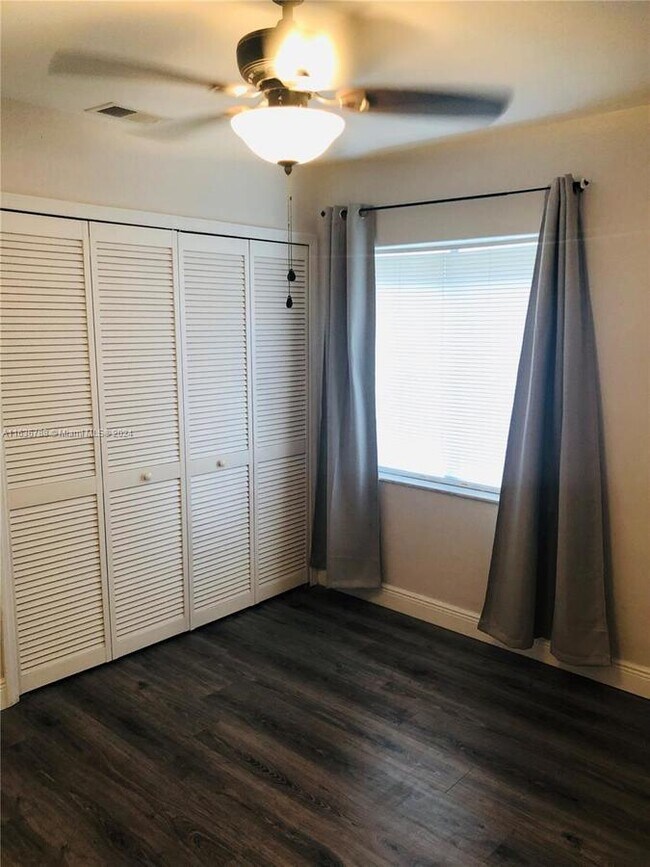 Foto del edificio - 481 NW 188th Terrace