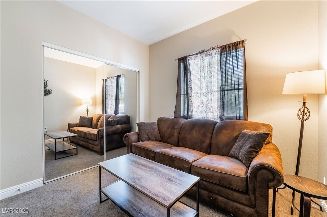 Foto principal - 5250 S Rainbow Blvd