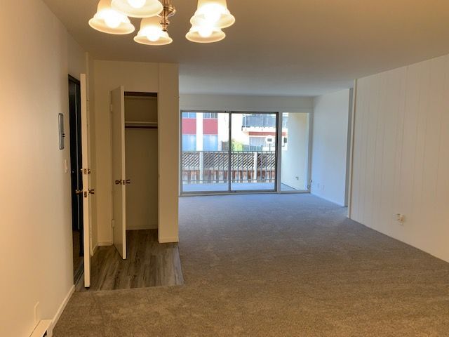 Building Photo - 1414 San Carlos Ave