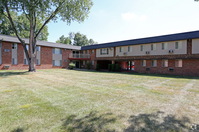 Building Photo - Castle Club Apartments