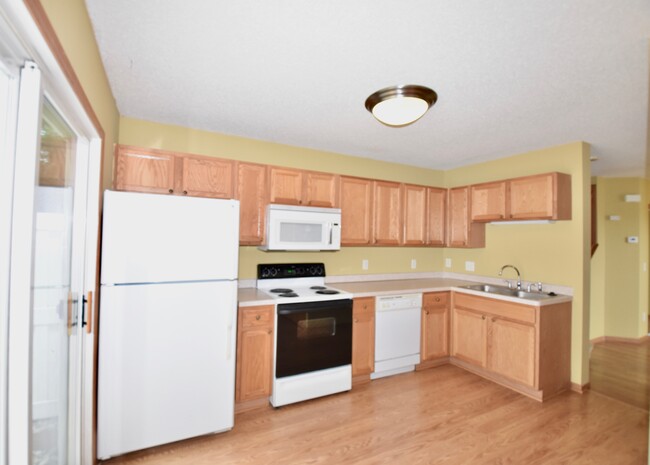 Foto del edificio - 411 Wilderness Dr