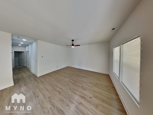 Building Photo - 409 S Spargo St
