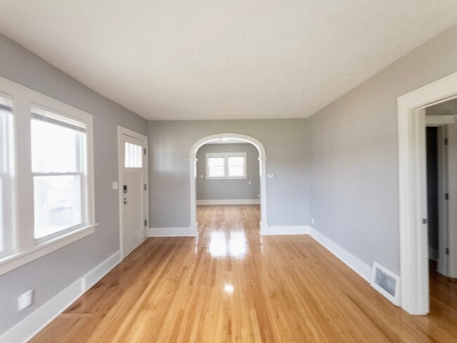 Building Photo - 5039 Miami St