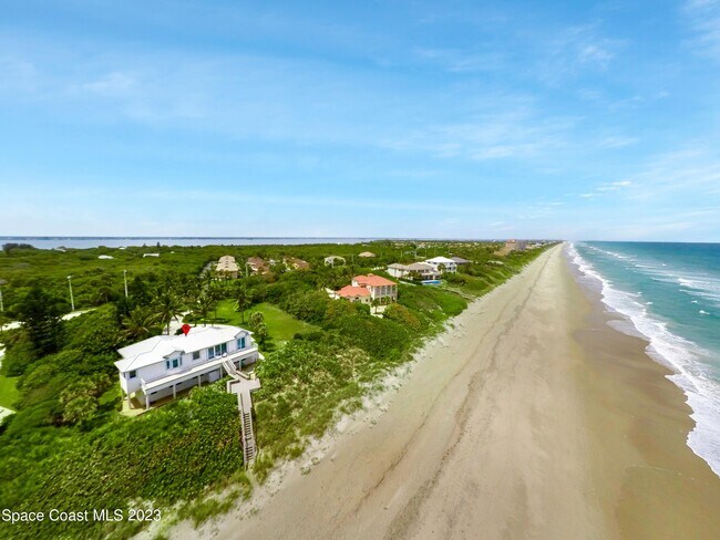 Building Photo - 5795 S Hwy A1A