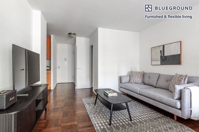 Building Photo - 330 E 46th St