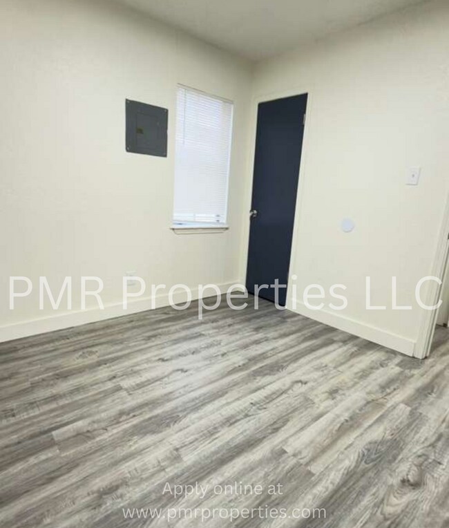 Foto del edificio - 3 Bedrooms / 1 Bathroom House