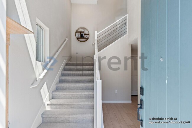 Building Photo - 3048 Lina St