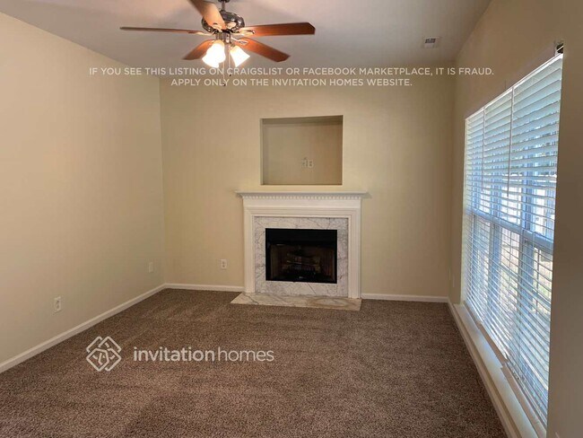 Foto del edificio - 5704 Burning Ridge Dr