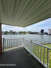 Building Photo - 2 Rumson Rd