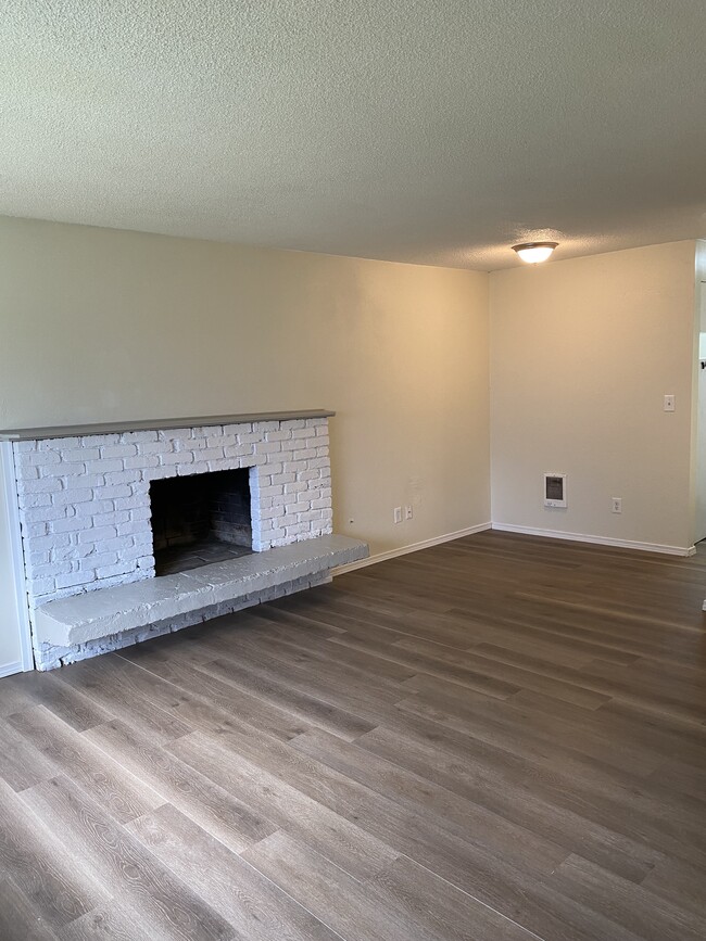 Main living space. - 1320 NE Minnehaha St