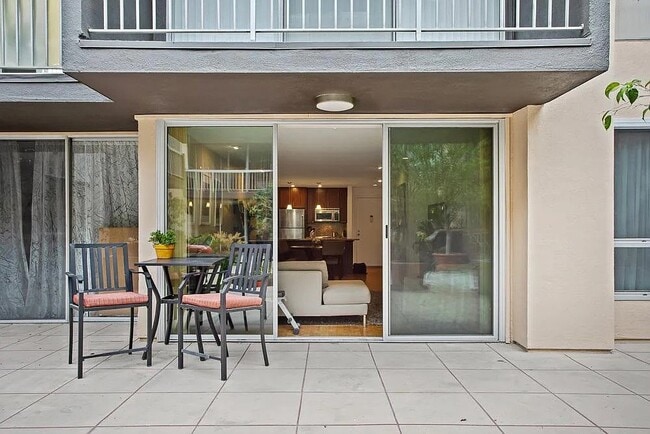 Building Photo - 1745 Camino Palmero St