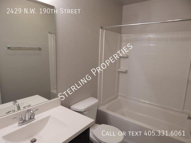 Foto del edificio - 2429 NW 190th St