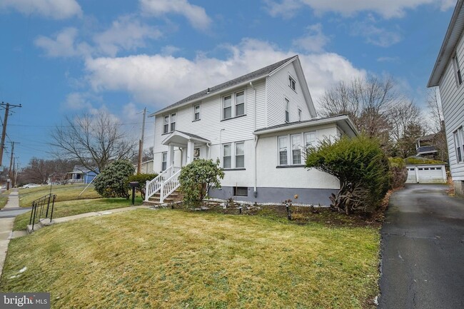 Building Photo - 2612 Olyphant Ave