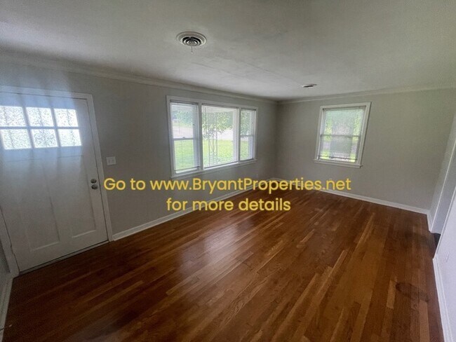 Foto del edificio - Nashville - Woodbine Area - 3 Bedrooms- I ...