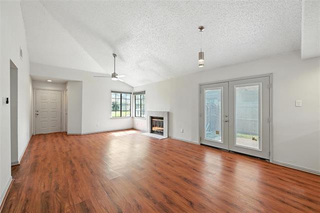 Foto del edificio - 5922 Timbercrest Dr