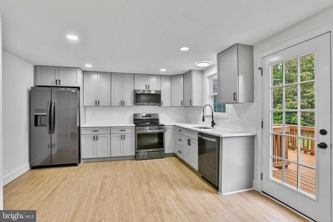Foto del edificio - 21 Wyatt Ct