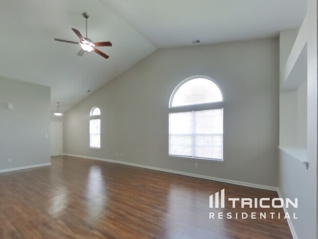 Foto del edificio - 1345 Colony Park Cir