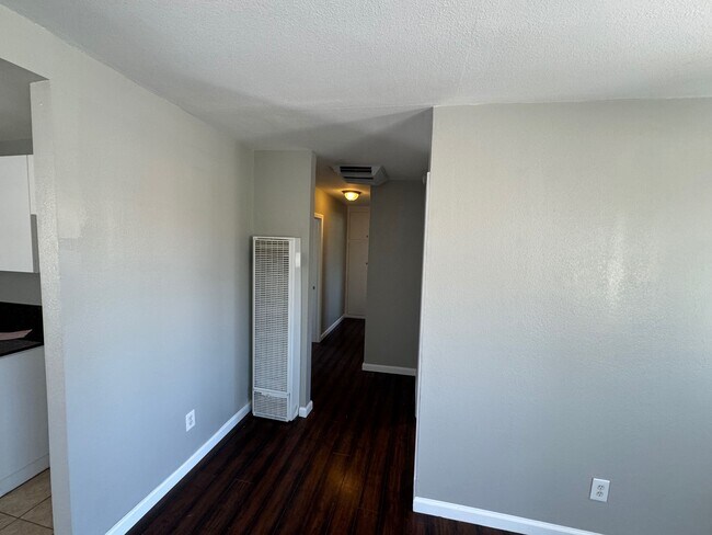 Building Photo - 1160 Mojave Dr