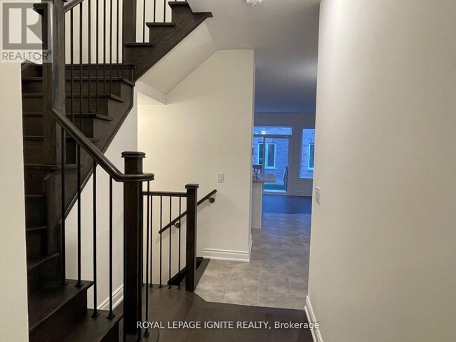 Building Photo - 35 Bushwood Trl