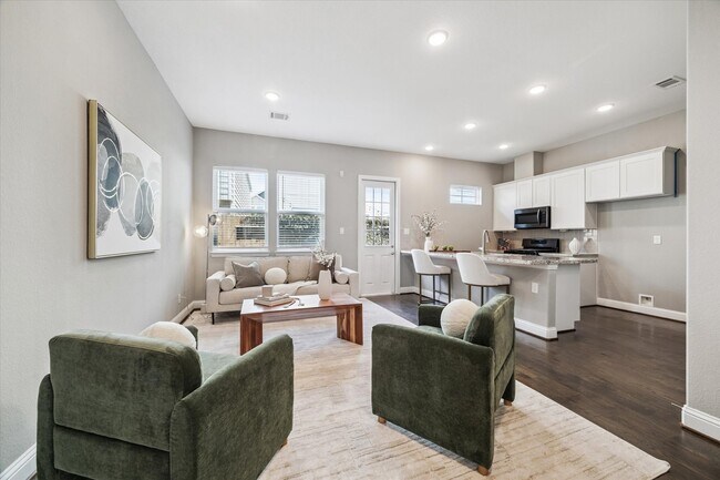 Foto del edificio - 5443 Camaguey St