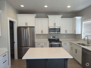 Building Photo - 627 S Malorie Wy