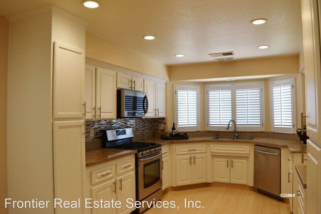 Building Photo - 4 br, 3 bath House - 608 S Norma St